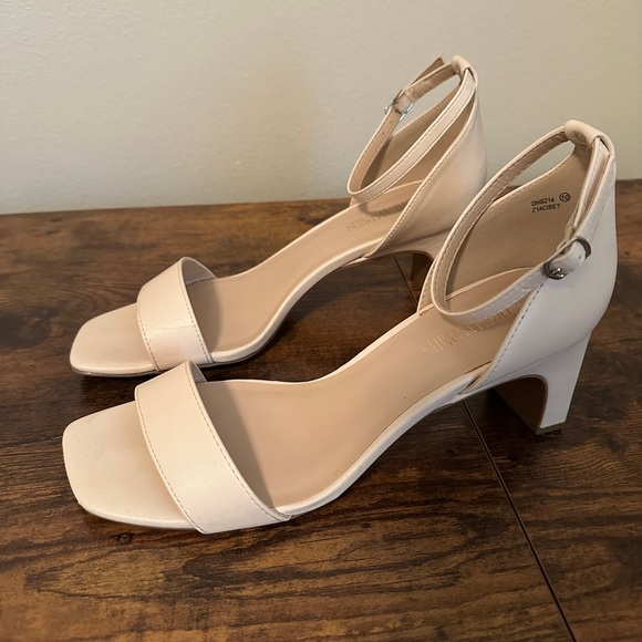 DREAM PAIRS Women's Chunk Low Heel Pump Sandals - Picture 7 of 11